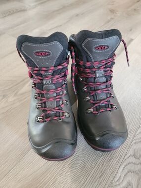 KEEN Women’s Hiking Boots 6.5 LIBERTY Ridge WP Waterproof Black 1013991 EUC